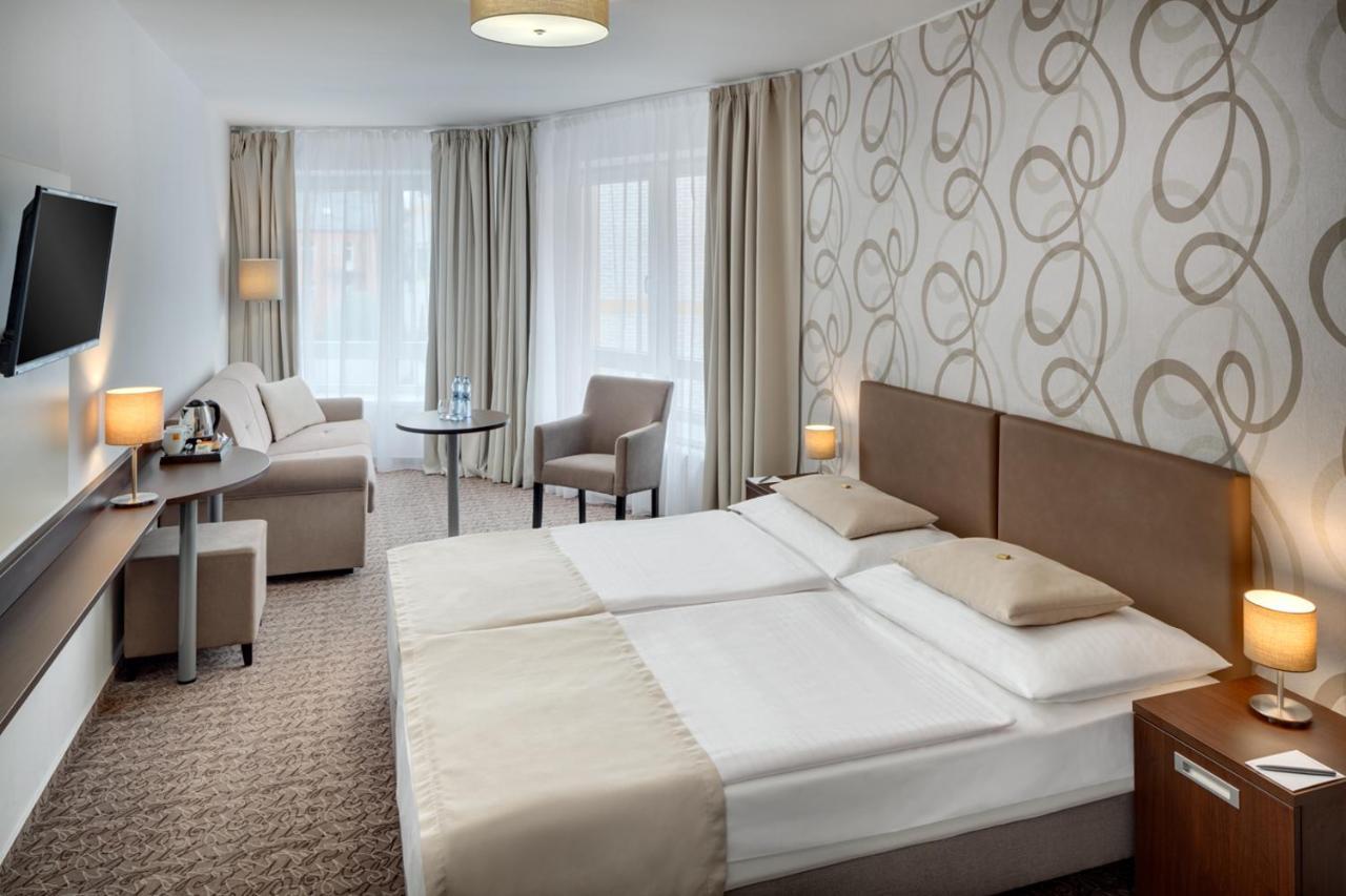 Hotel Atlas Benesov  Ngoại thất bức ảnh