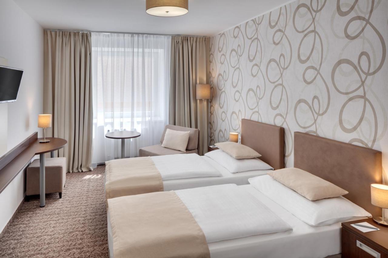 Hotel Atlas Benesov  Ngoại thất bức ảnh